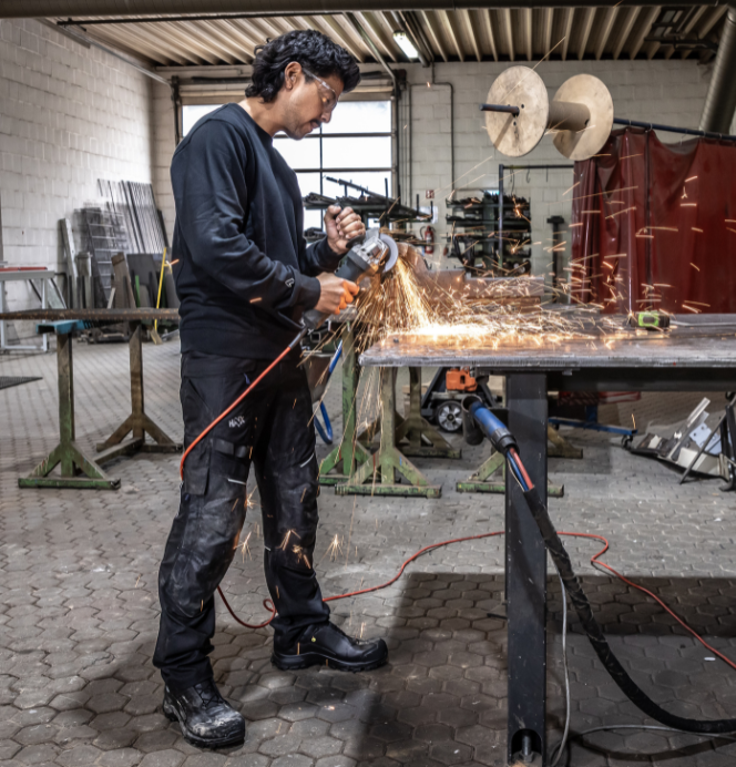 Schleifenwerkzeug, Schleifer, Metallbearbeitung, Funken, Werkbank