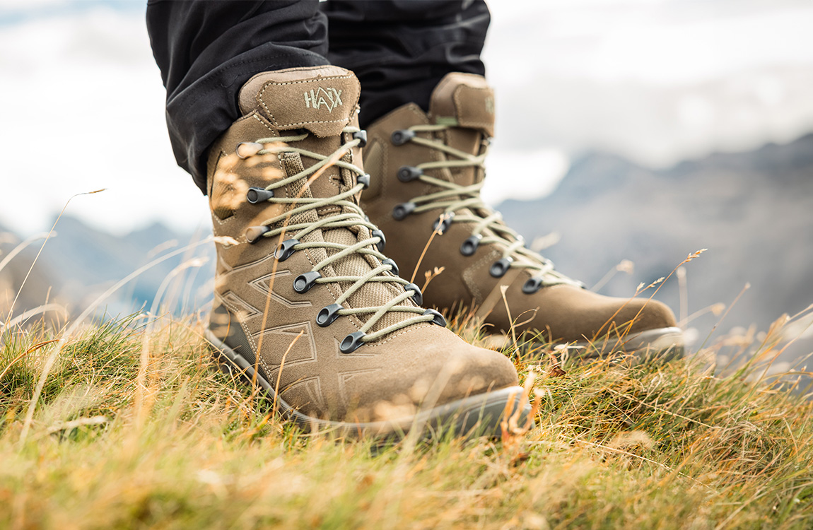 Hiking boots, Braune Schuhe, Schnürstiefel, Outdoor-Schuhe, Stiefel bis zum Knöchel, Stiefel, Wanderstiefel, Trail-Stiefel, Kletterstiefel, Bergstiefel