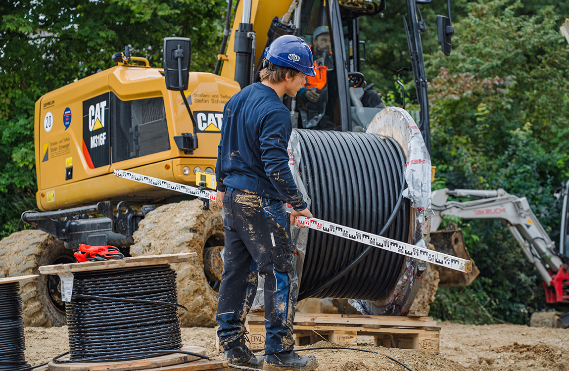 Stiefel, Steinboden, Arbeitsstiefel, Gummistiefel, Boots, Bau, Kabel, Kabelrolle, Gerät, Arbeitsstelle