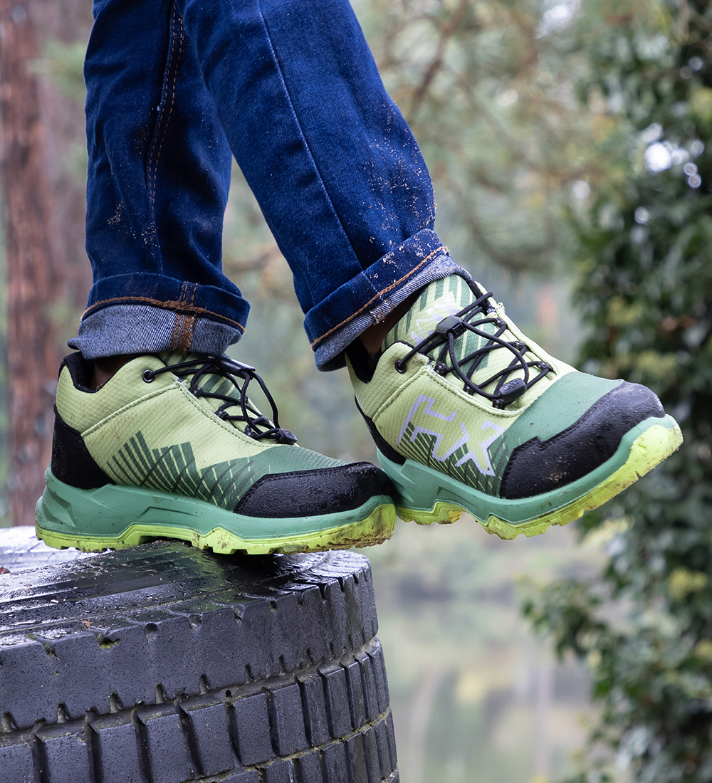 911202_Future-Hero-gtx-low-green-white