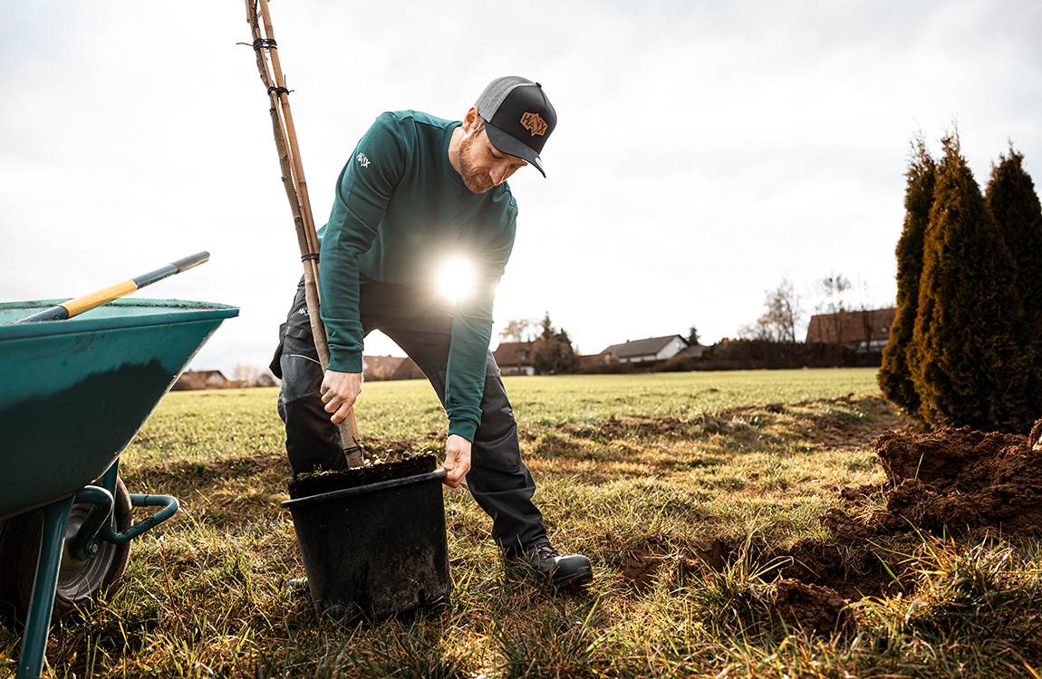 gärtner, pflanze, pflanzcontainer, handwerk, outdoor, Gartenarbeit, Pflanzkübel, Schaufel, Harke, Erde