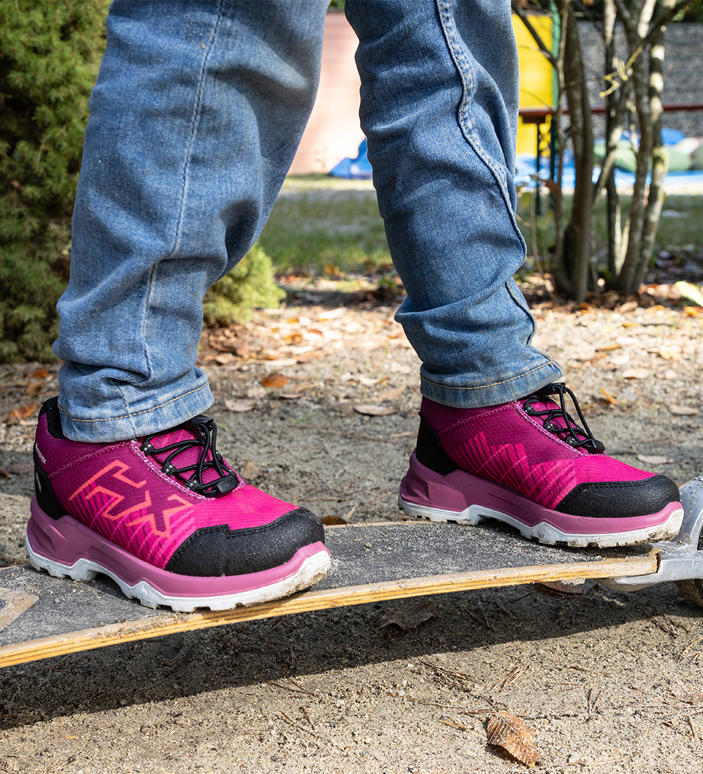 911200_Future-hero-gtx-low-pink-amber