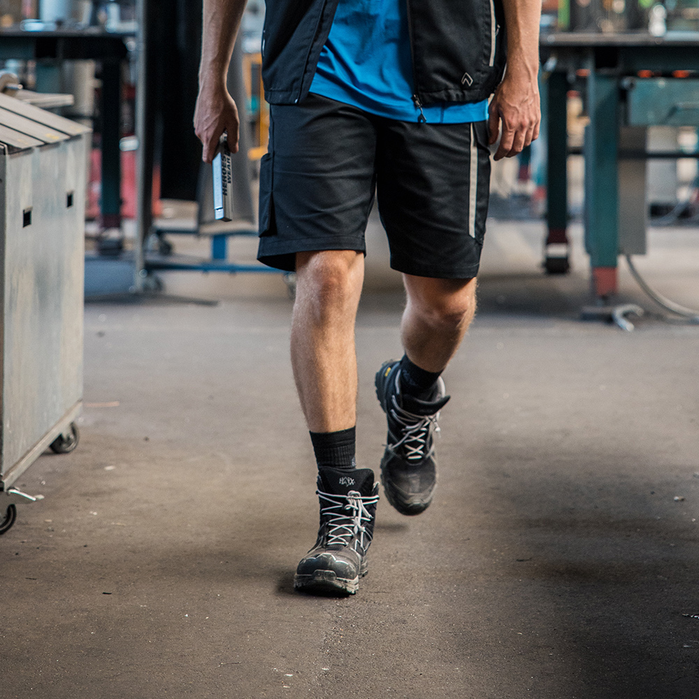 Bermuda-black-2 bermuda-black-201910