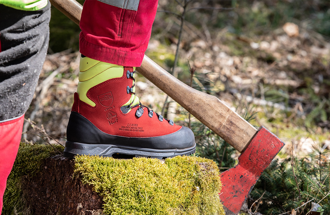 Stiefel, Wanderschuh, Rot, Gummisohle, Knöchelstiefel, Hikingstiefel, Rote Lederstiefel, Stiefel, Wanderschuhe, Gummierteile